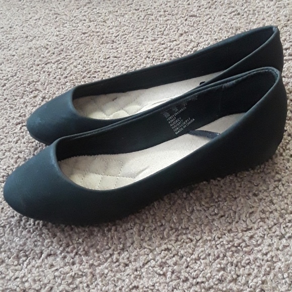 Flats - Picture 3 of 5